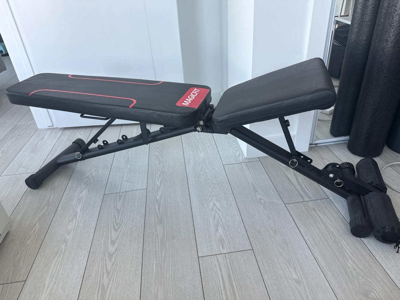 MAGICFIT Adjustable Weight Bench