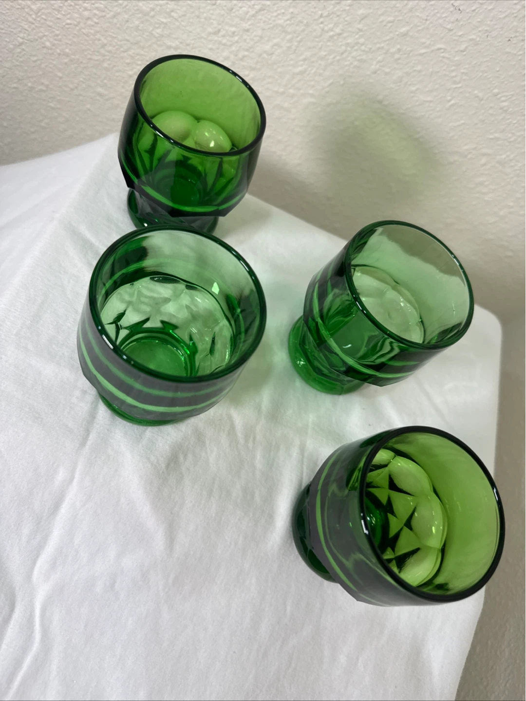 Vintage Set of 4 Green Glass Skull Shot Glasses - photo 2