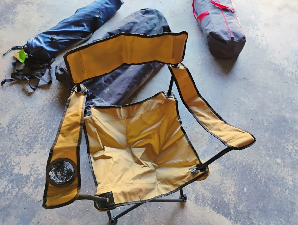 Folding Camp Chair with Cup Holder