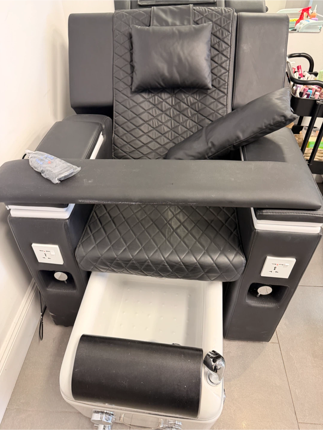 Black Leather Pedicure Chair with Foot Bath - photo 4
