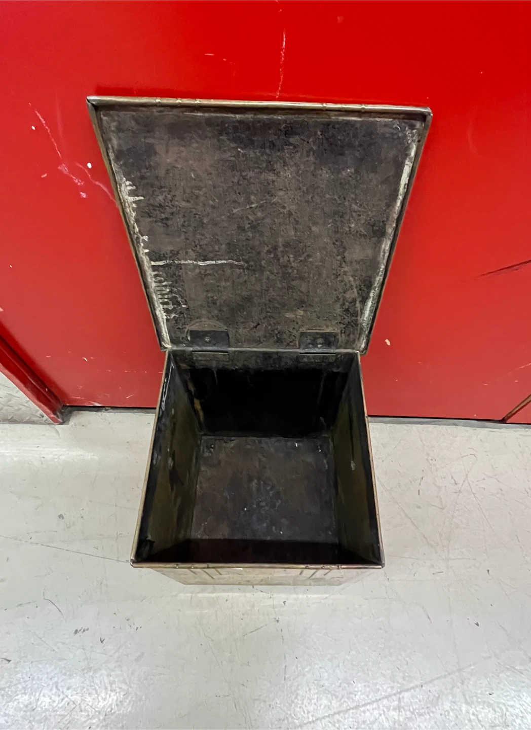 Vintage Brass Fire Wood Box - photo 3