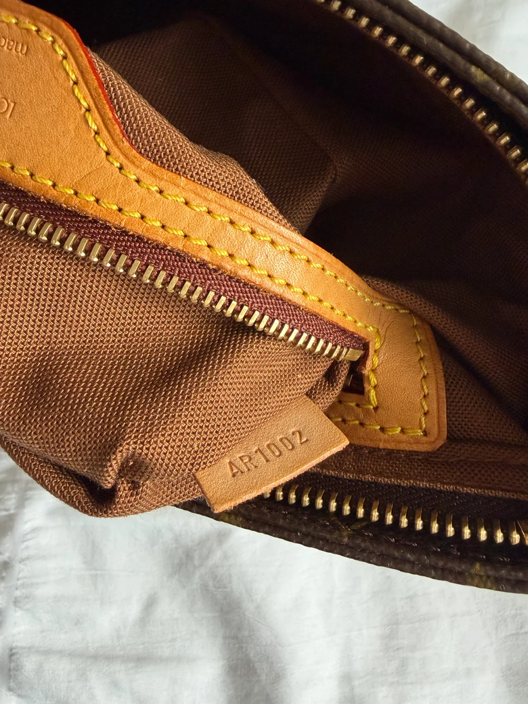 Authentic Louis Vuitton Pouch - photo 4