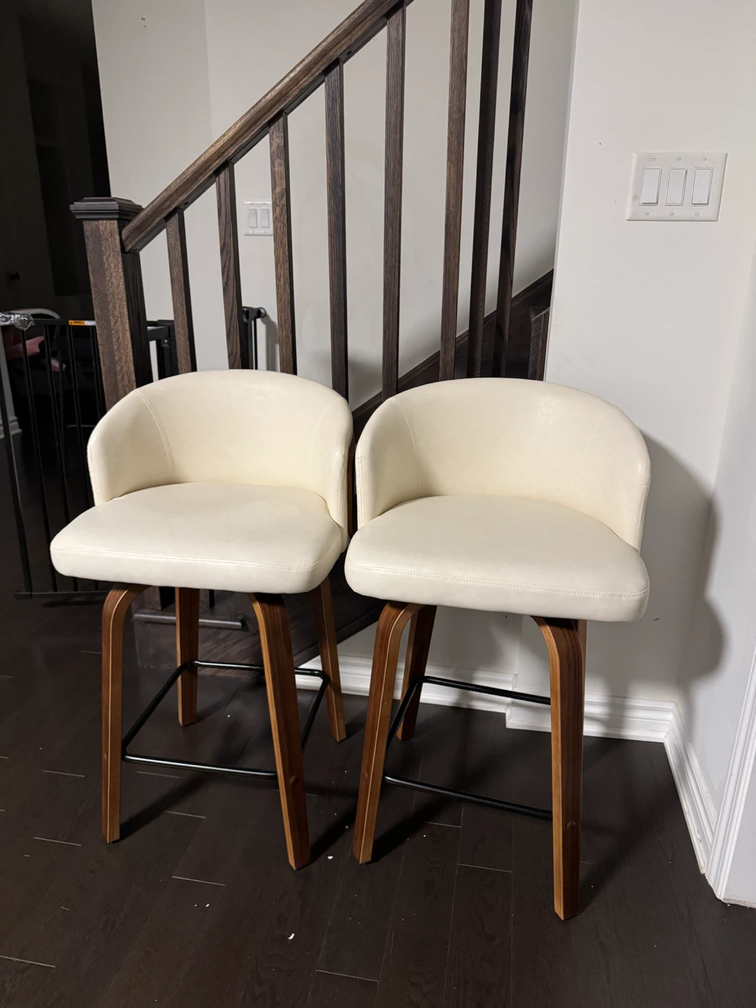 Set of 2 Cream Bar Stools with Wood Base - photo 2