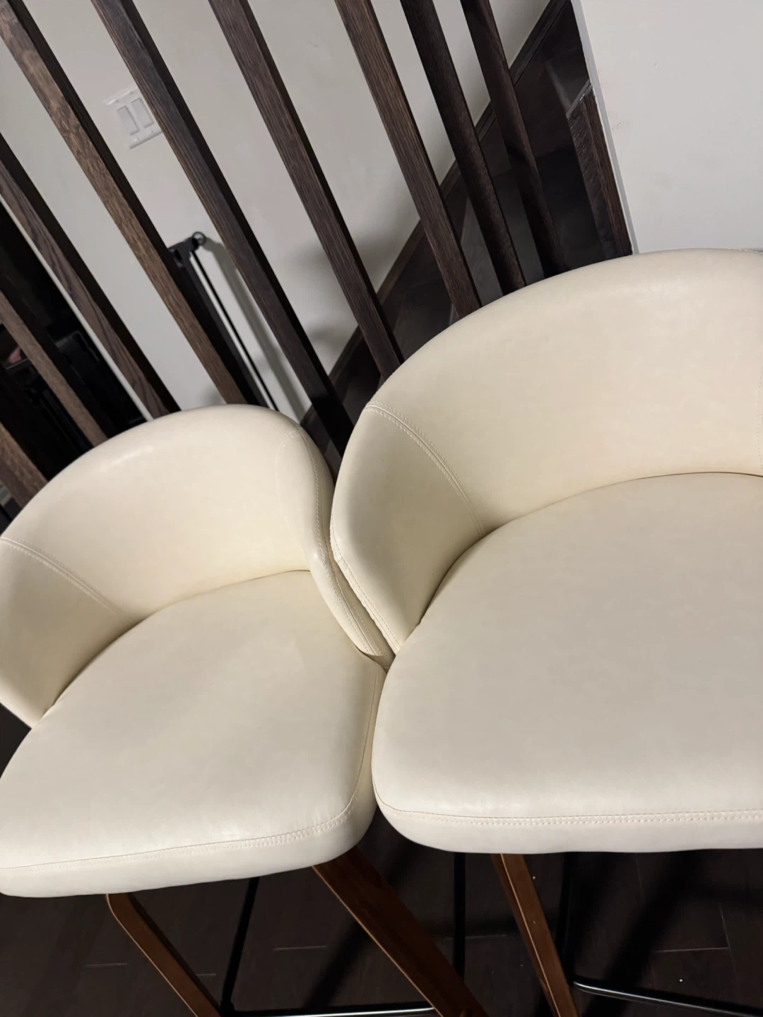 Set of 2 Cream Bar Stools with Wood Base - photo 3