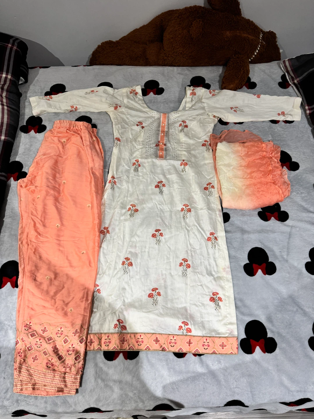 Collection of 10 Women's Shalwar Kameez Sets - photo 4