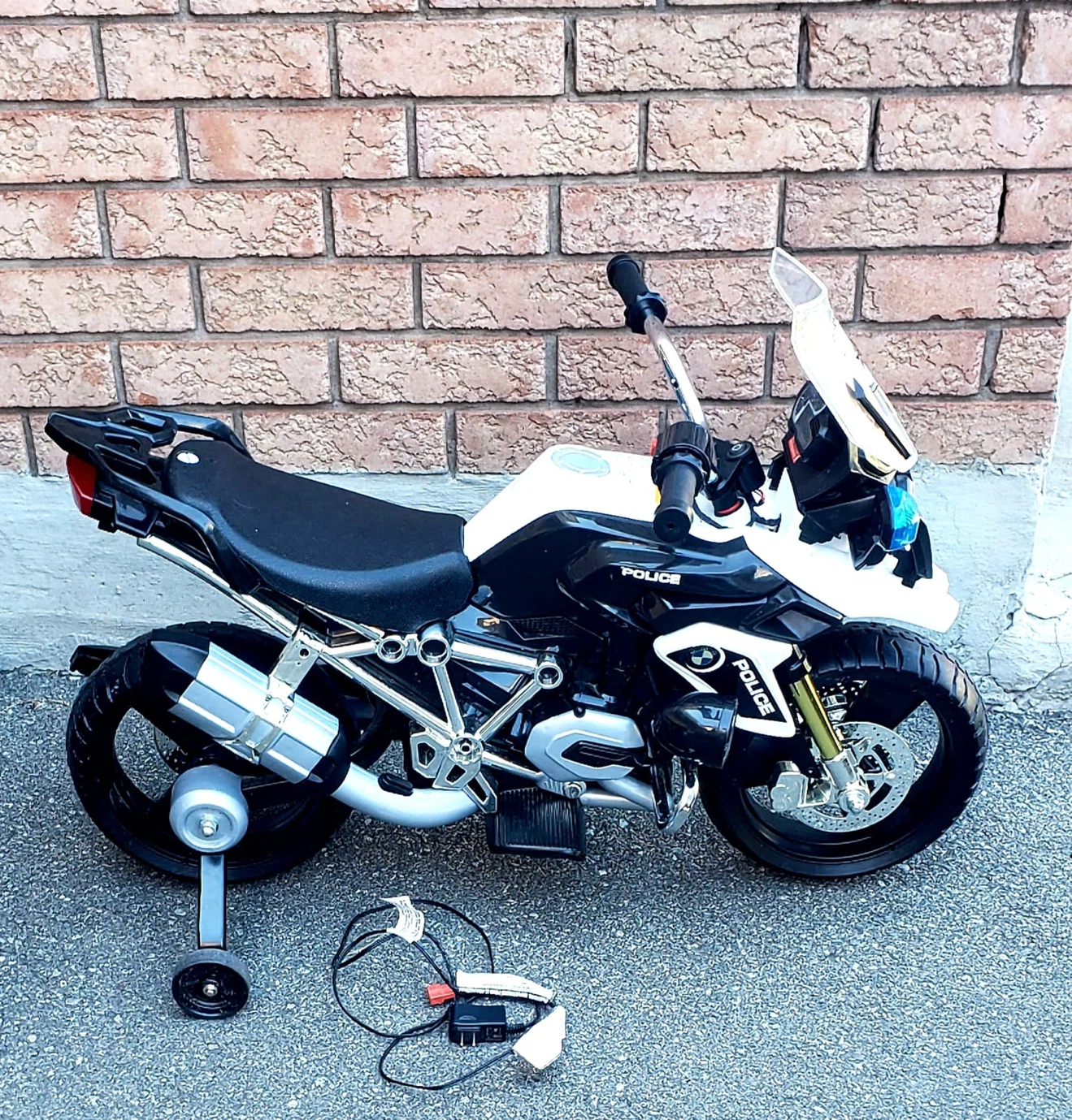 Kids Police Motorcycle Ride-On Toy- 6Volt - photo 2
