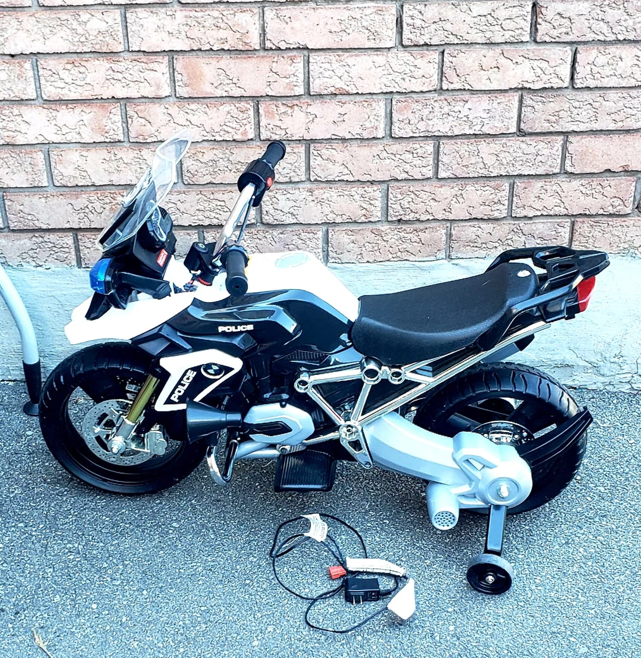 Kids Police Motorcycle Ride-On Toy- 6Volt - photo 3
