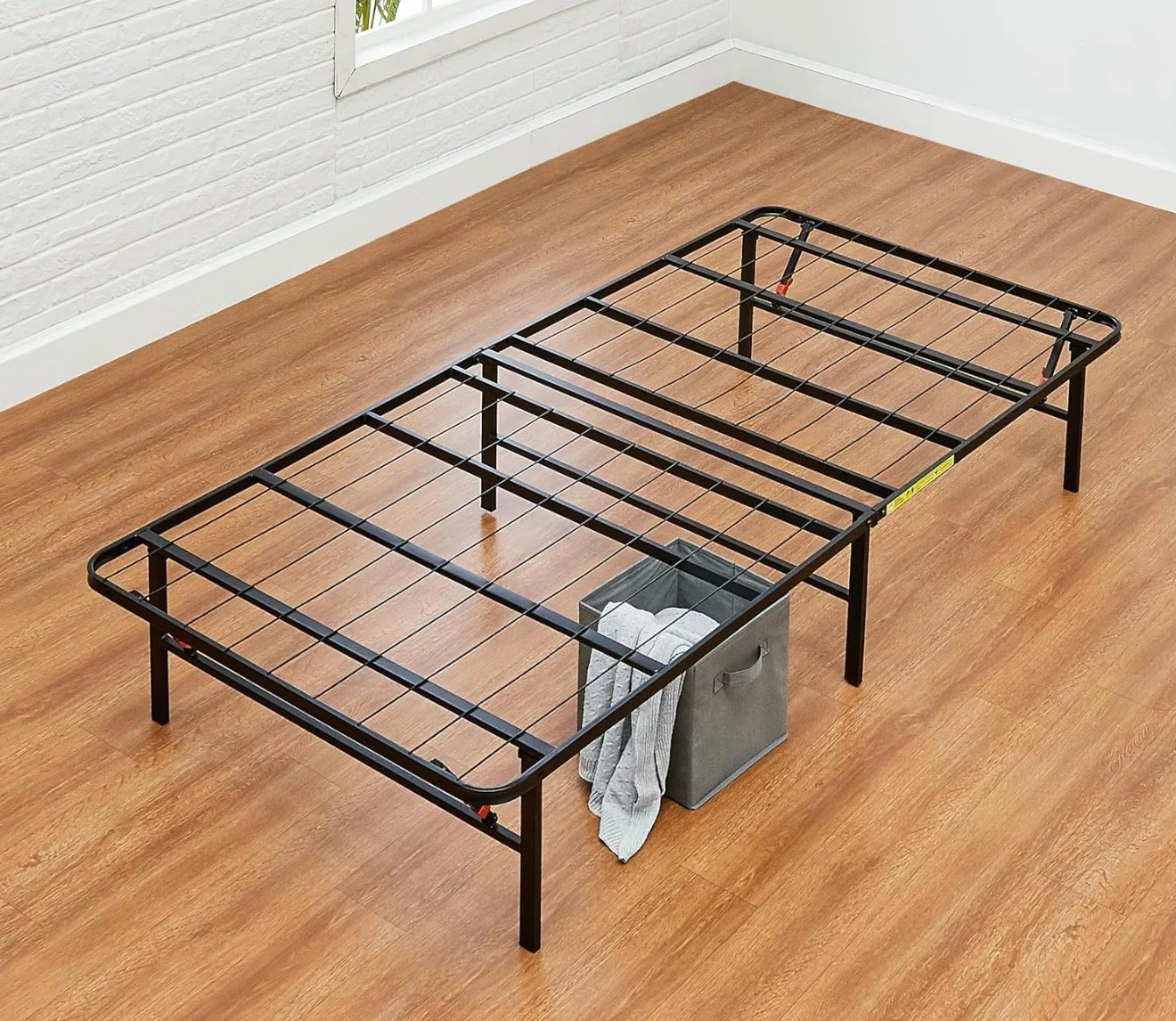 Foldable Bed Frame (Twin size)