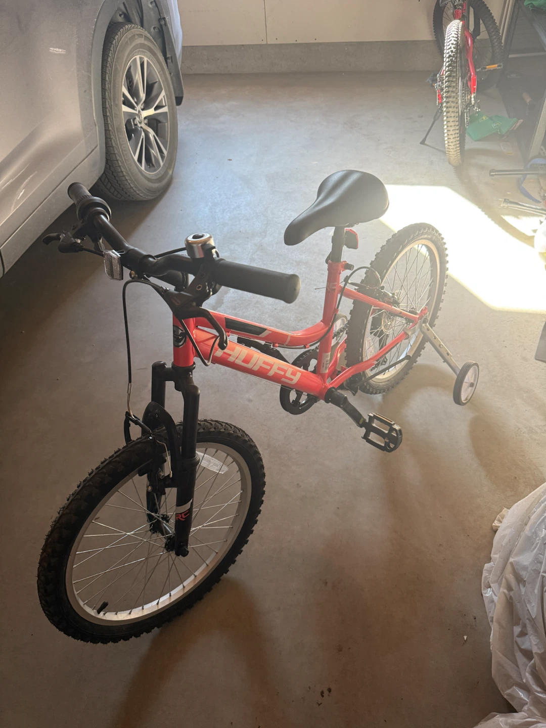 Huffy Rock Creek 20-inch Girls’ 6-speed Mountain Bike