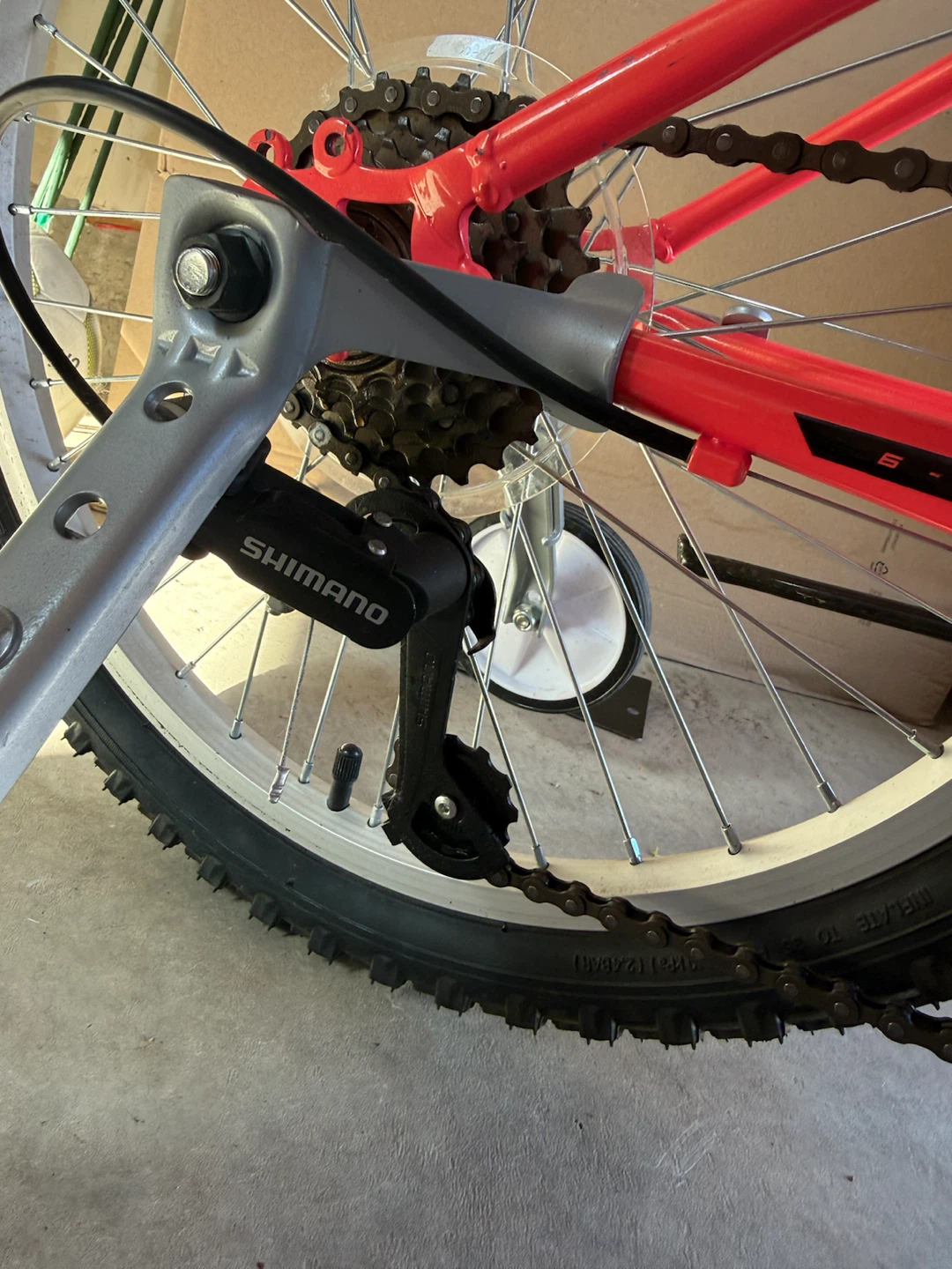 Huffy Rock Creek 20-inch Girls’ 6-speed Mountain Bike - photo 3