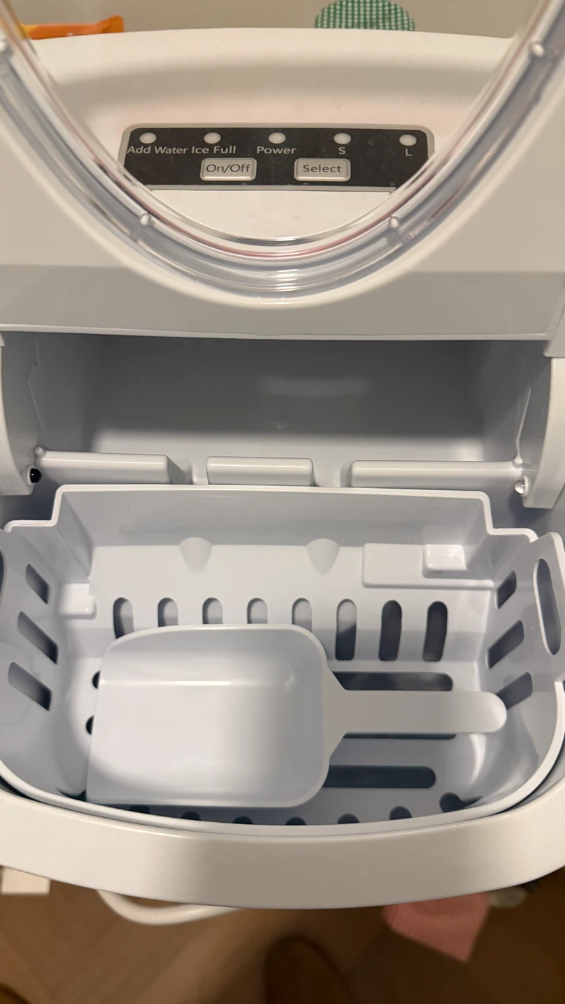 Frigidaire Ice Maker Machine - photo 3