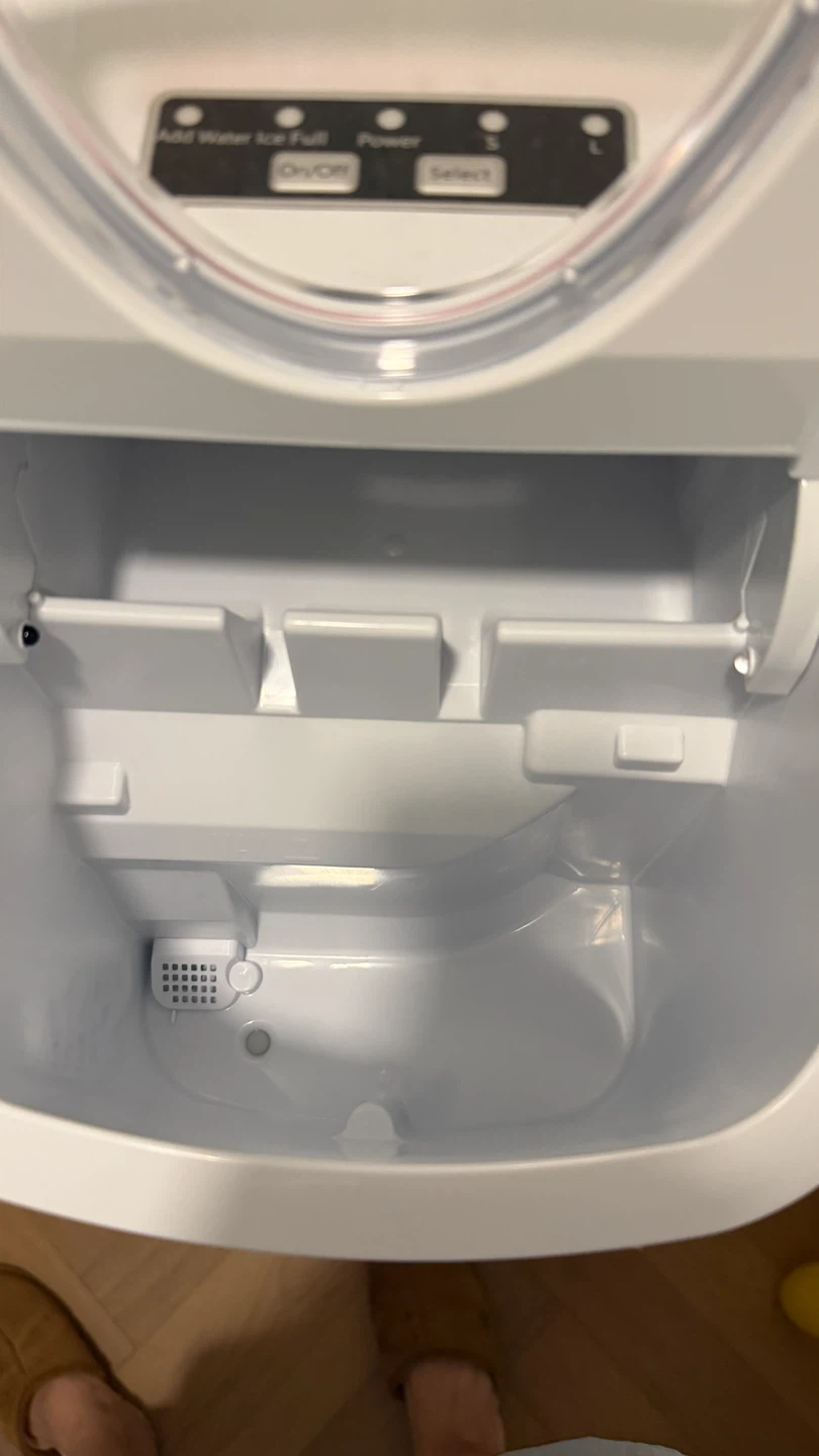 Frigidaire Ice Maker Machine - photo 4