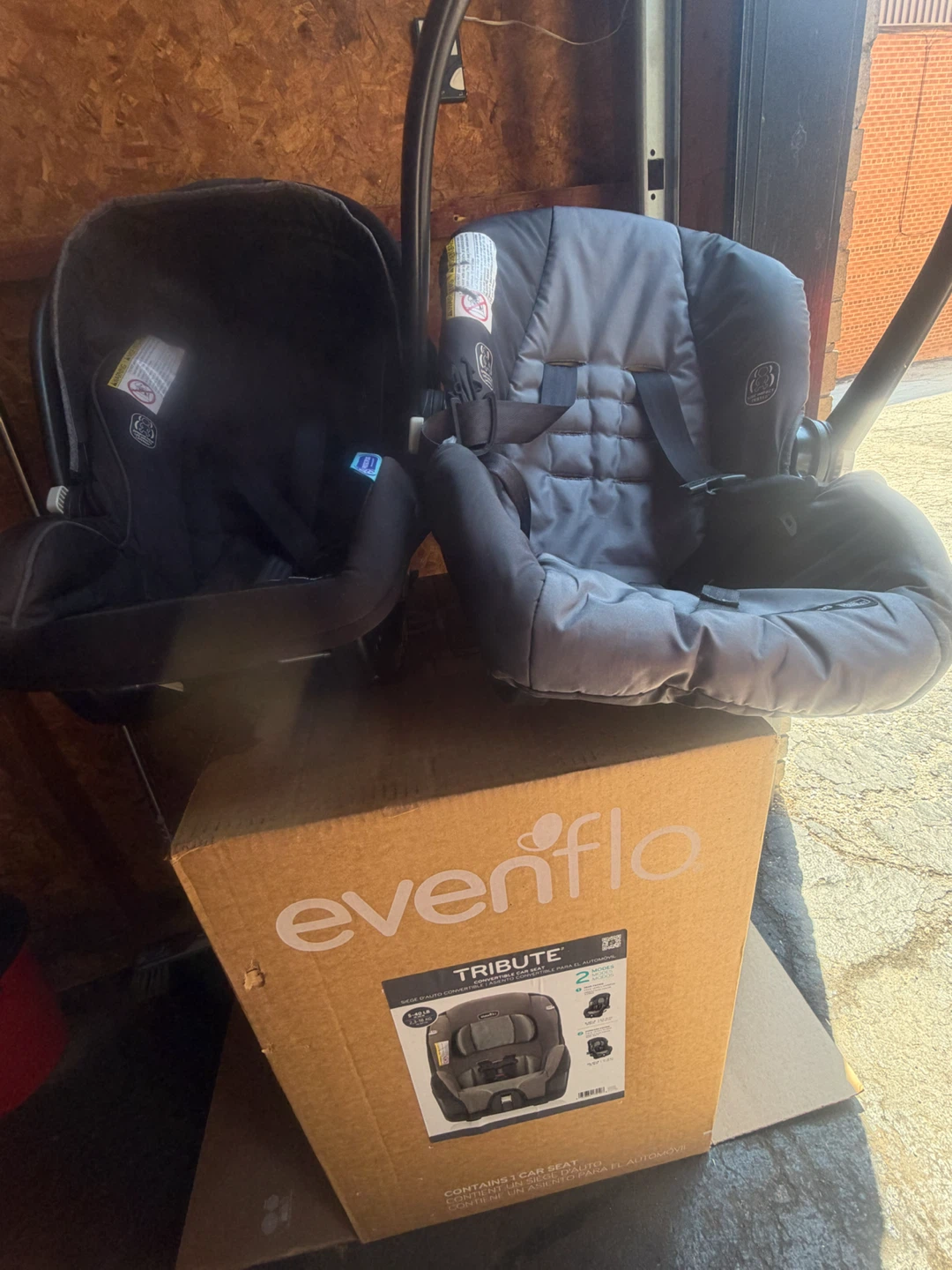 Evenflo Tribute 2-in-1 Convertible Car Seat
