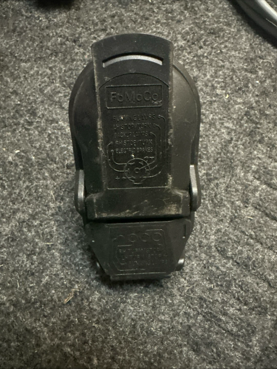 Fomoco 7-Way Trailer Plug