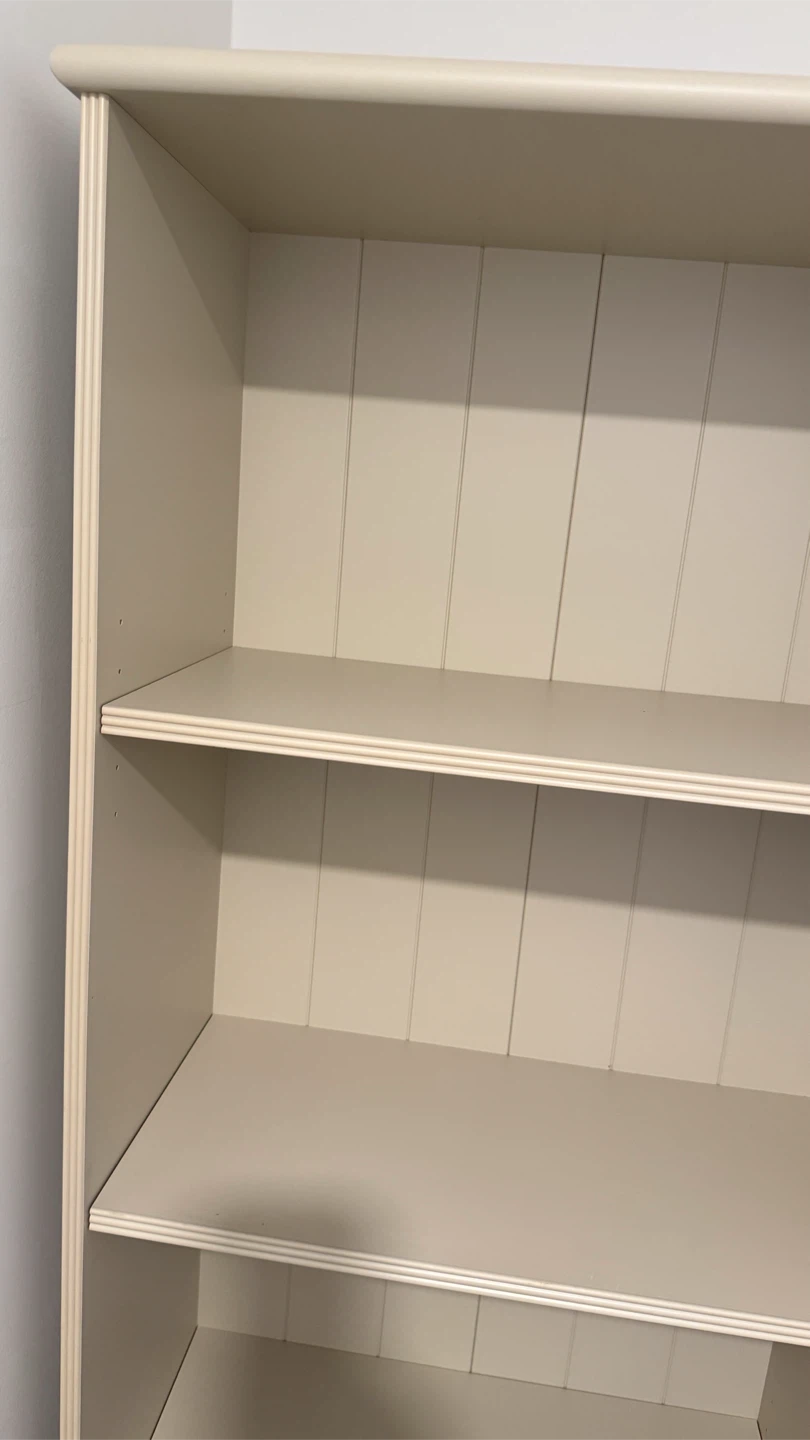 Cream coloured bookshelf - photo 3