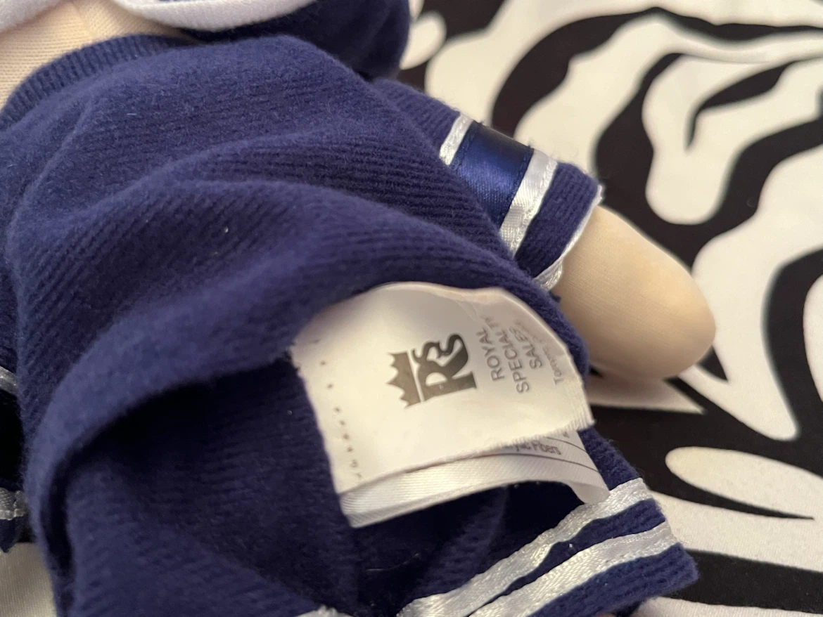 🏒 Vintage Toronto Maple Leafs Plush Toy🏒 - photo 5