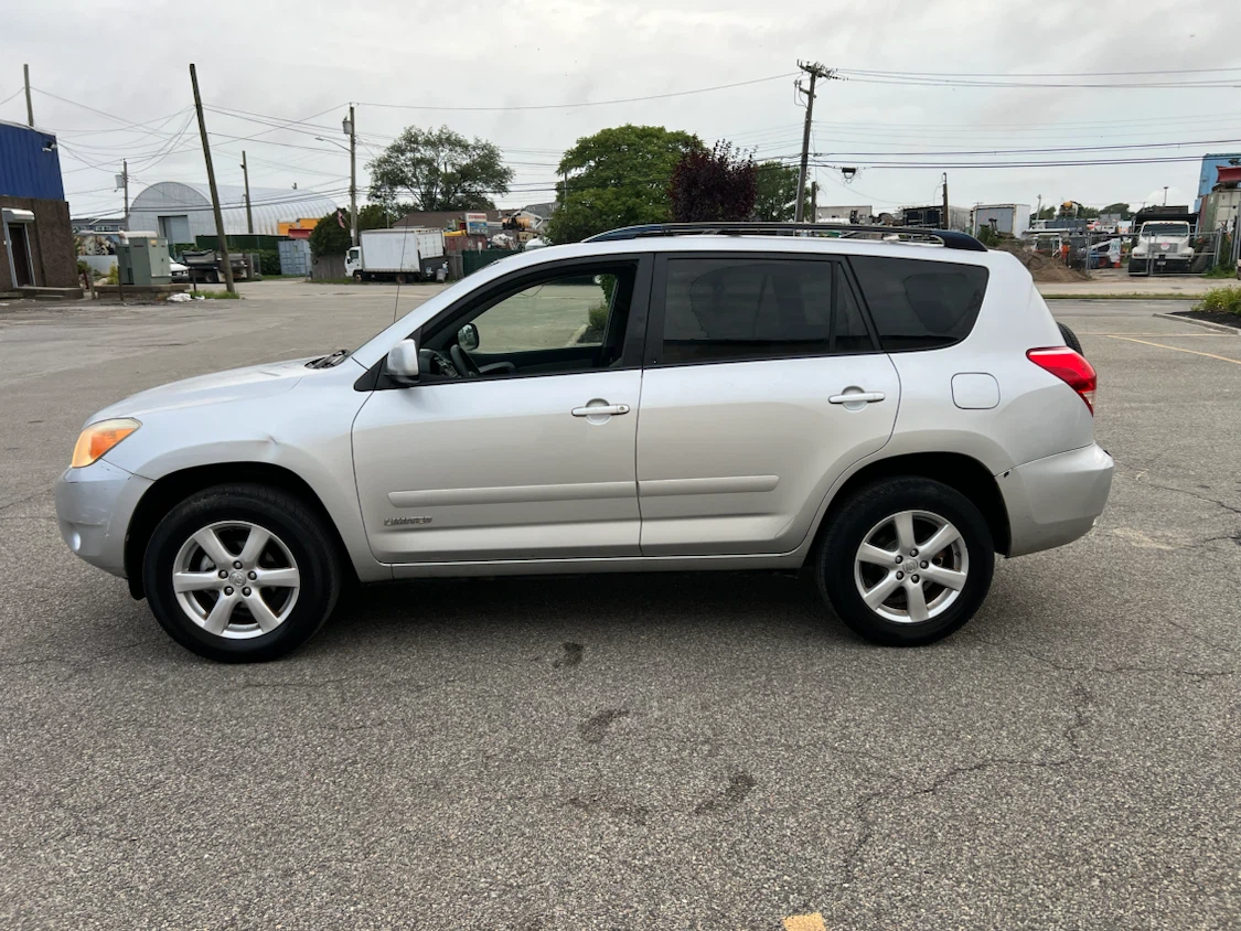 2007 Toyota RAV4 4x4 1 Owner Great on gas!