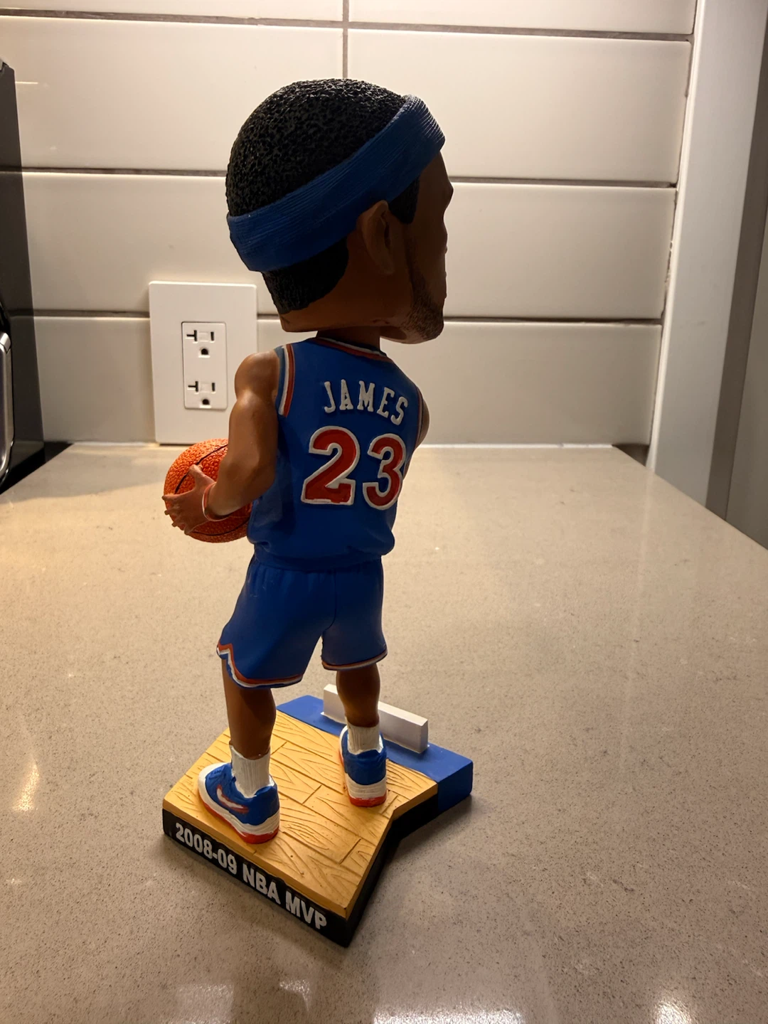 LeBron James Bobblehead - Cleveland Cavaliers - photo 3
