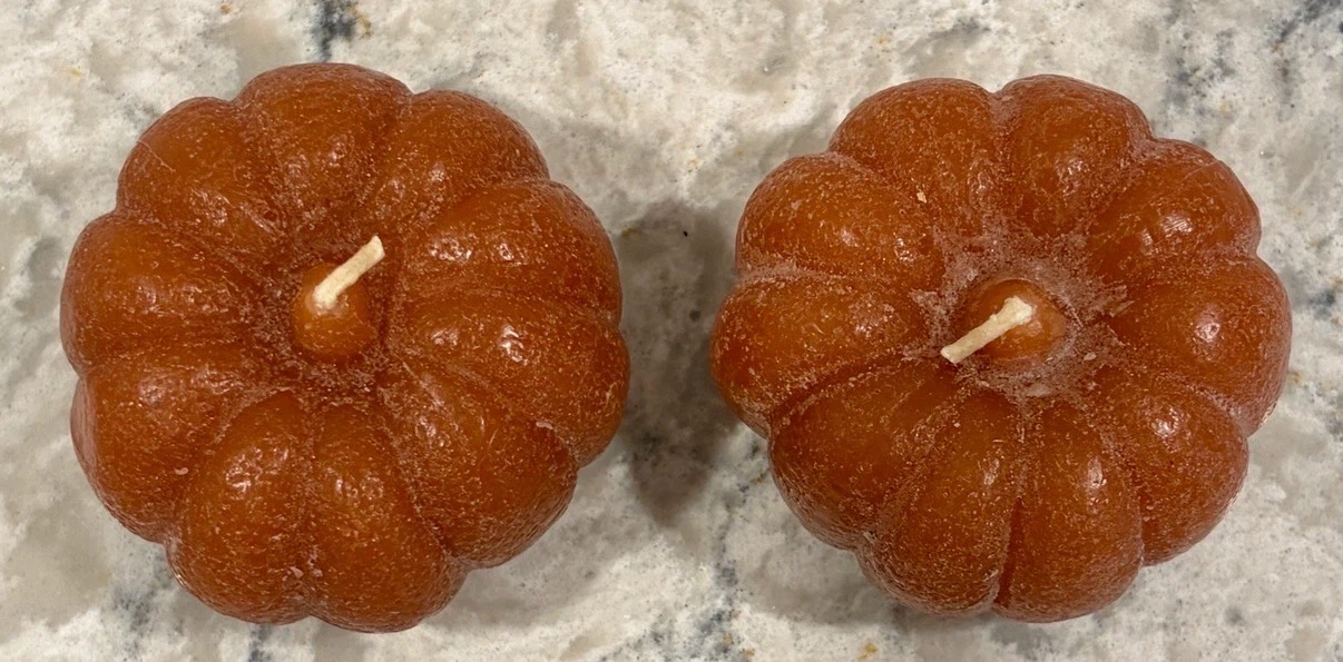 Pair of Pumpkin Shaped Candles - photo 2