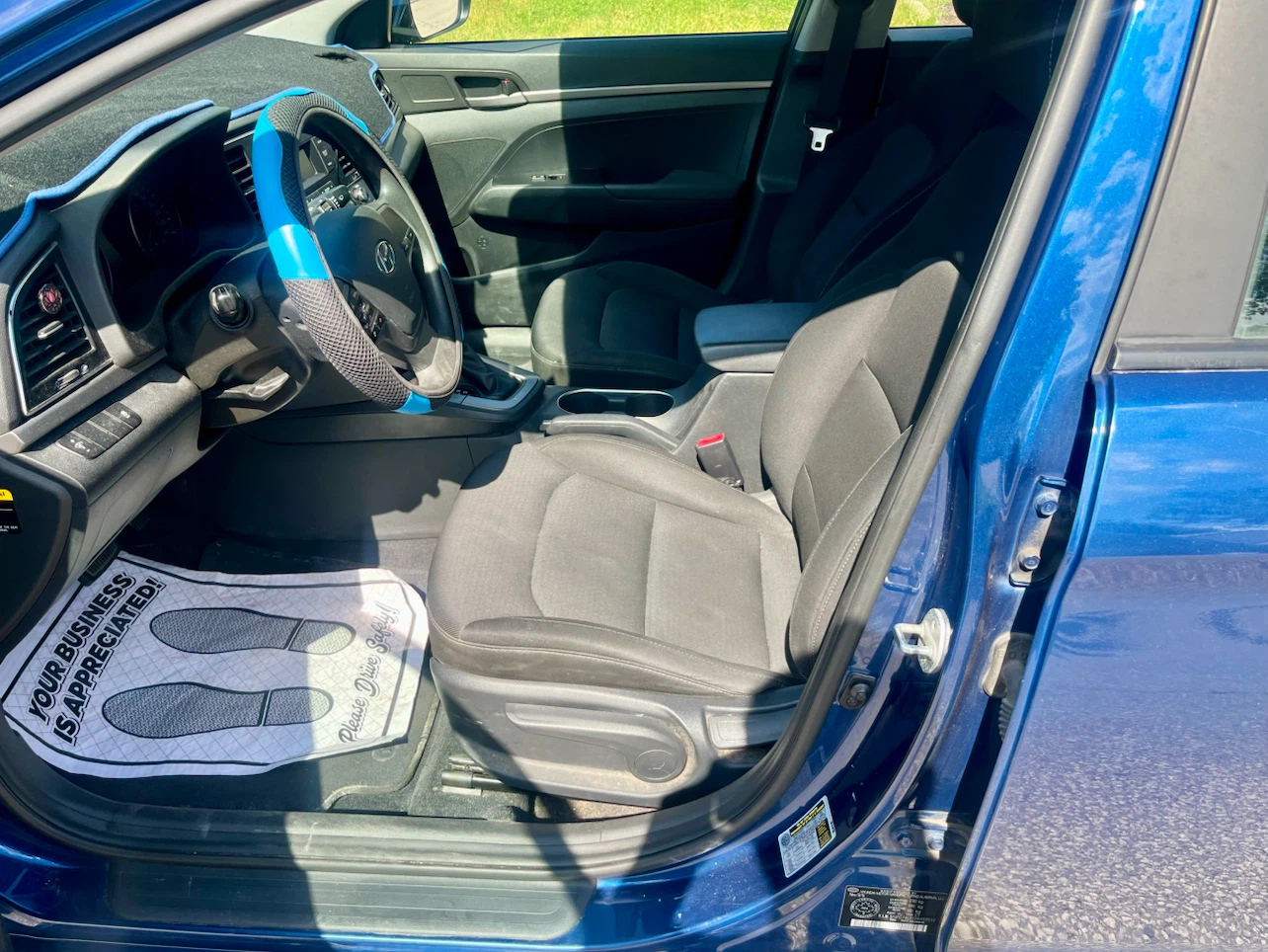 Hyundai Elantra 2017 LE (AS IS) - photo 5