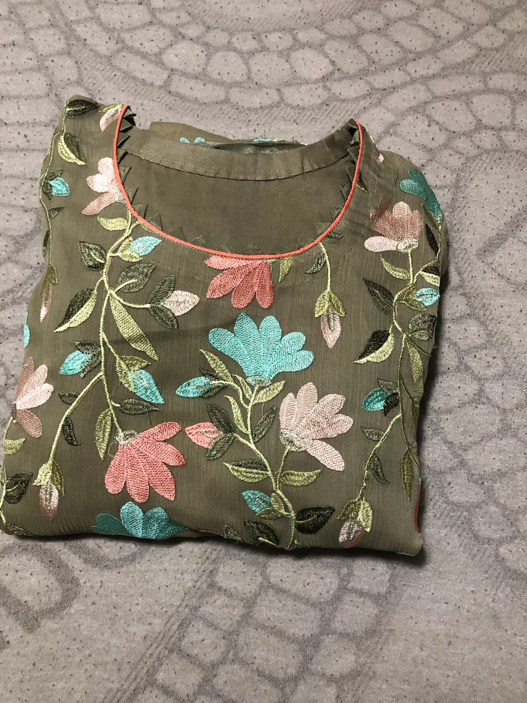 Embroidered Kurti with Pants and Dupatta Set - photo 4