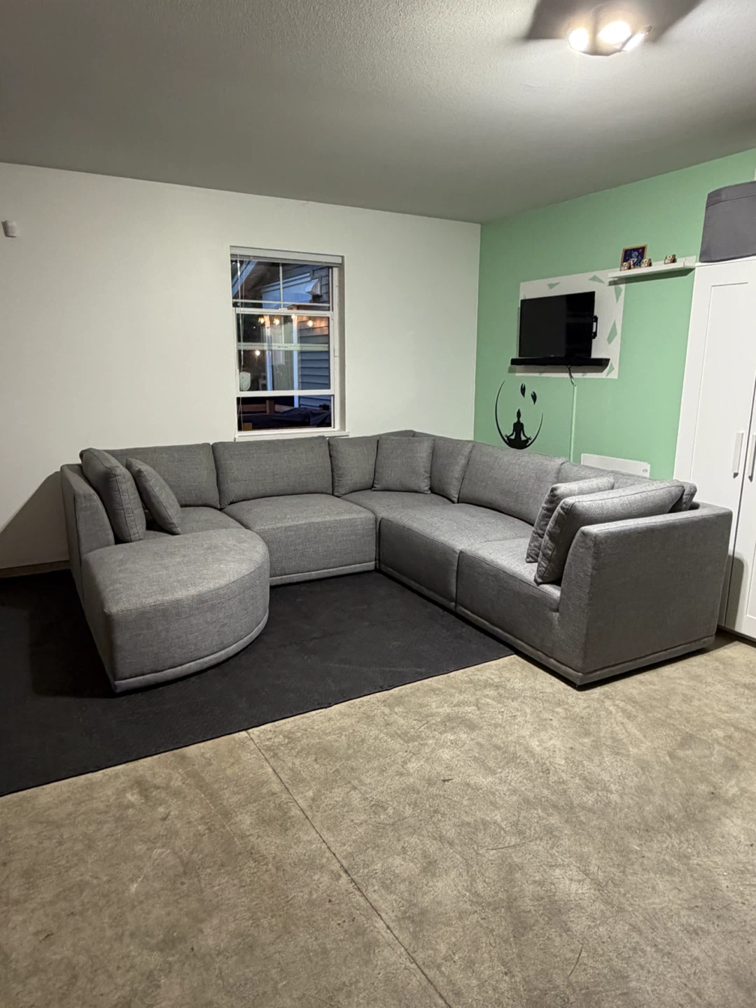 Beautiful Grey Sectional Sofa ( Deliver Available ) - photo 3