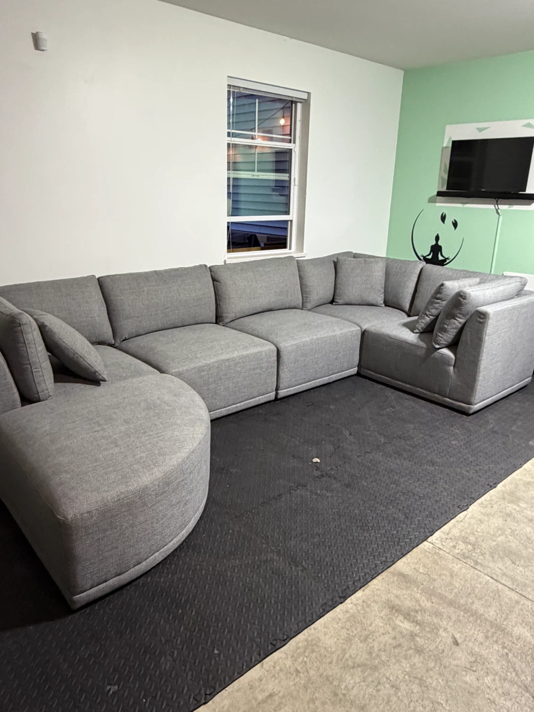 Beautiful Grey Sectional Sofa ( Deliver Available ) - photo 5