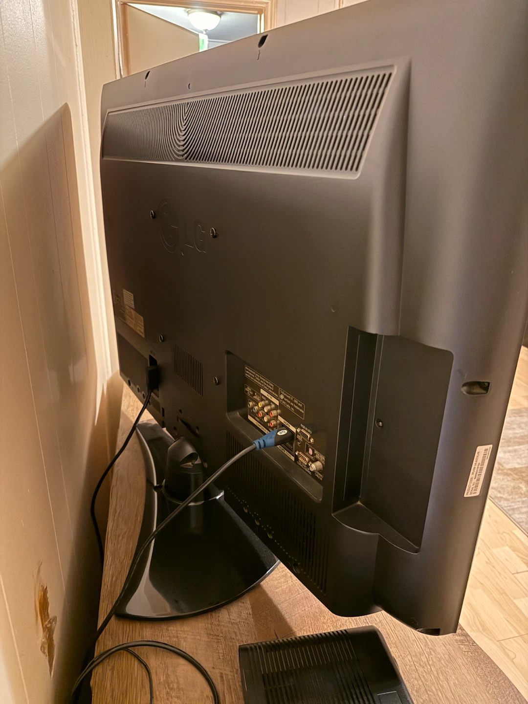 LG Television - photo 3