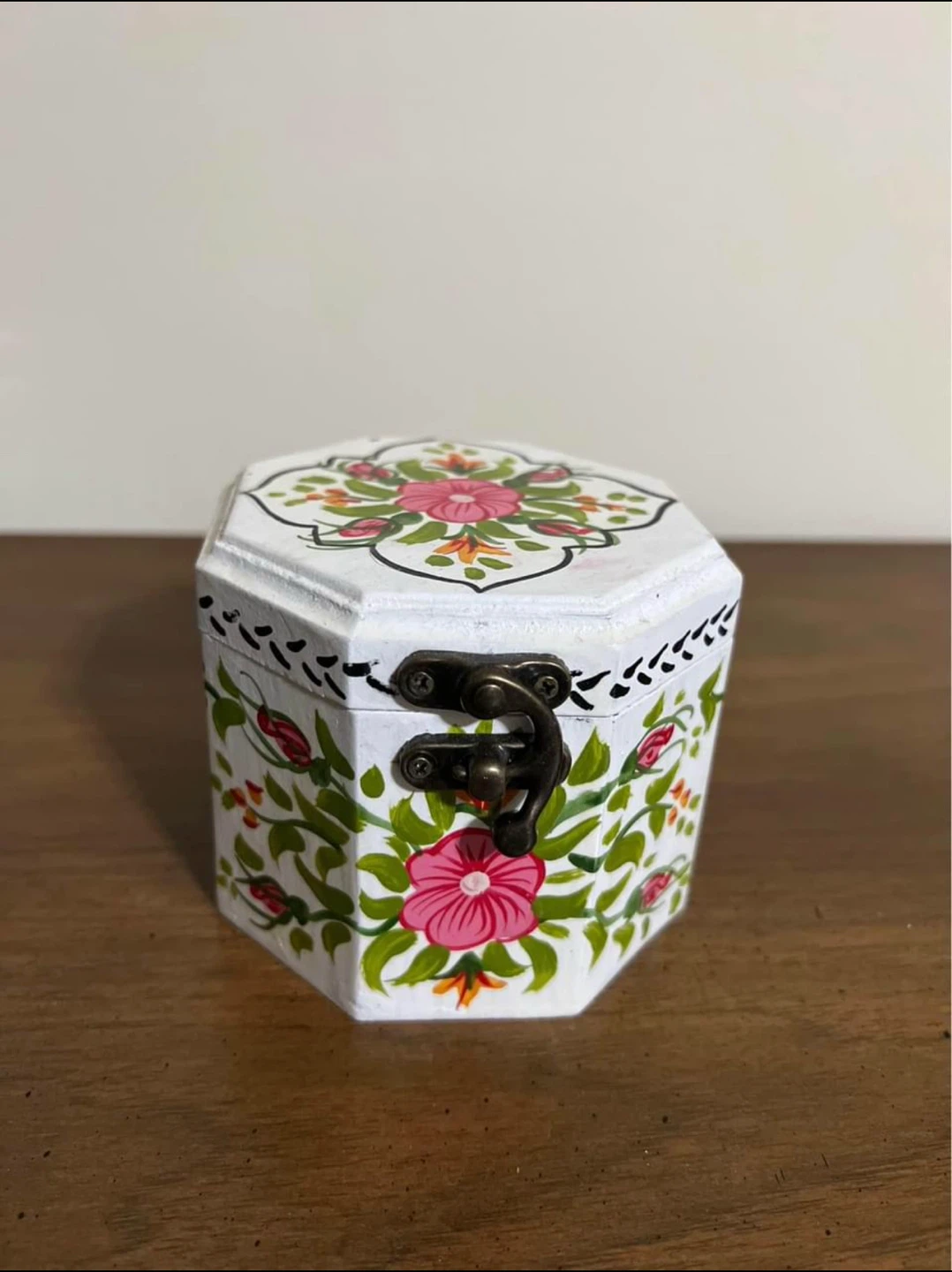 New-Hand-Painted Octagonal Trinket Box
