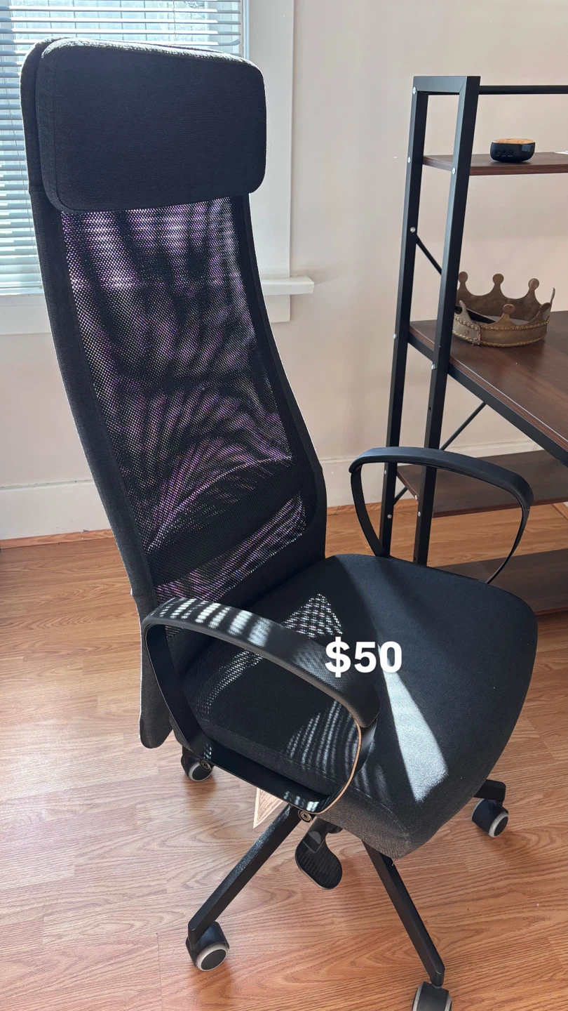 2 Desks, gaming chair, clothing cabinet for sale! - photo 3
