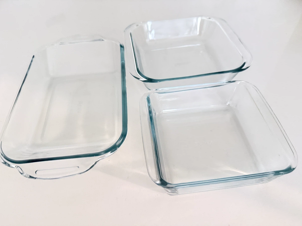 Pyrex Glass Baking Dishes - Set of 3