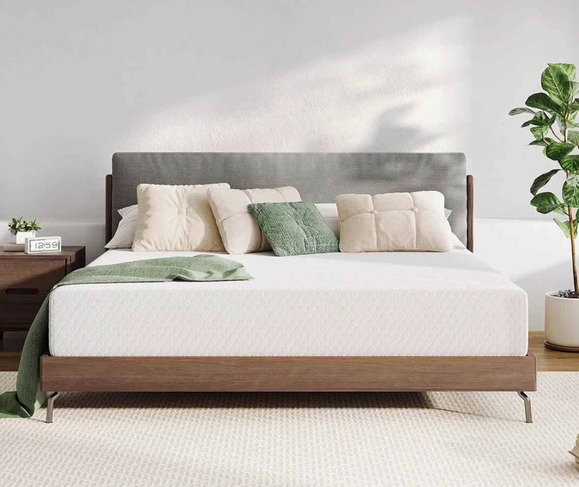 Novilla Queen Mattress - Almost New