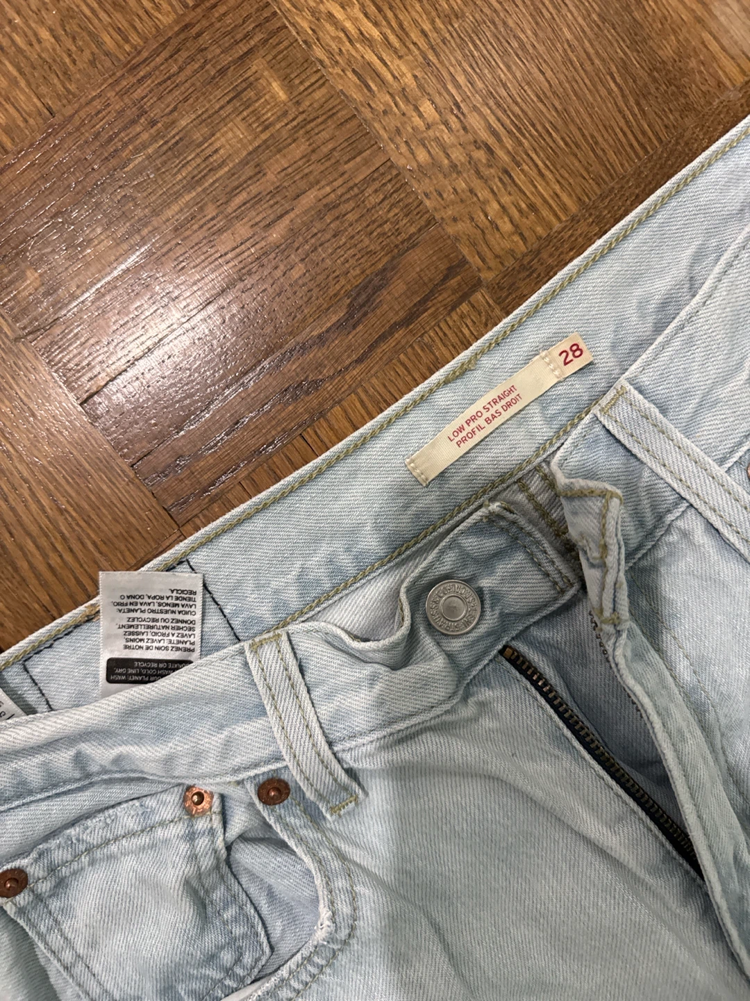 Levi's Low Pro Straight Jeans - Light Wash - Size 28 - photo 2