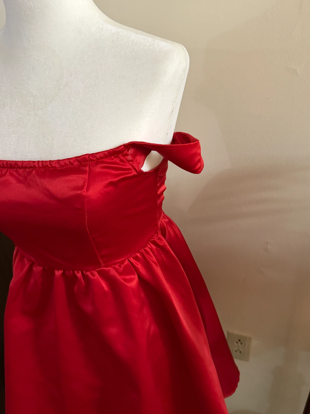 SHEIN Red Off-the-Shoulder Satin Dress XS - photo 3