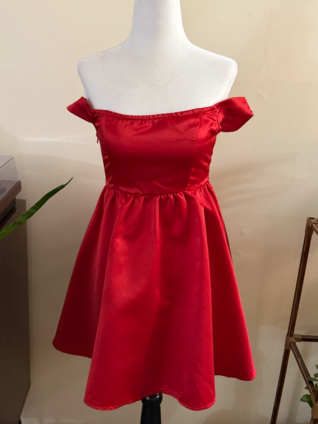 SHEIN Red Off-the-Shoulder Satin Dress XS - photo 4