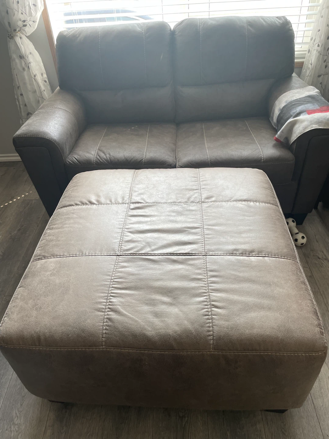 Larger Ottoman