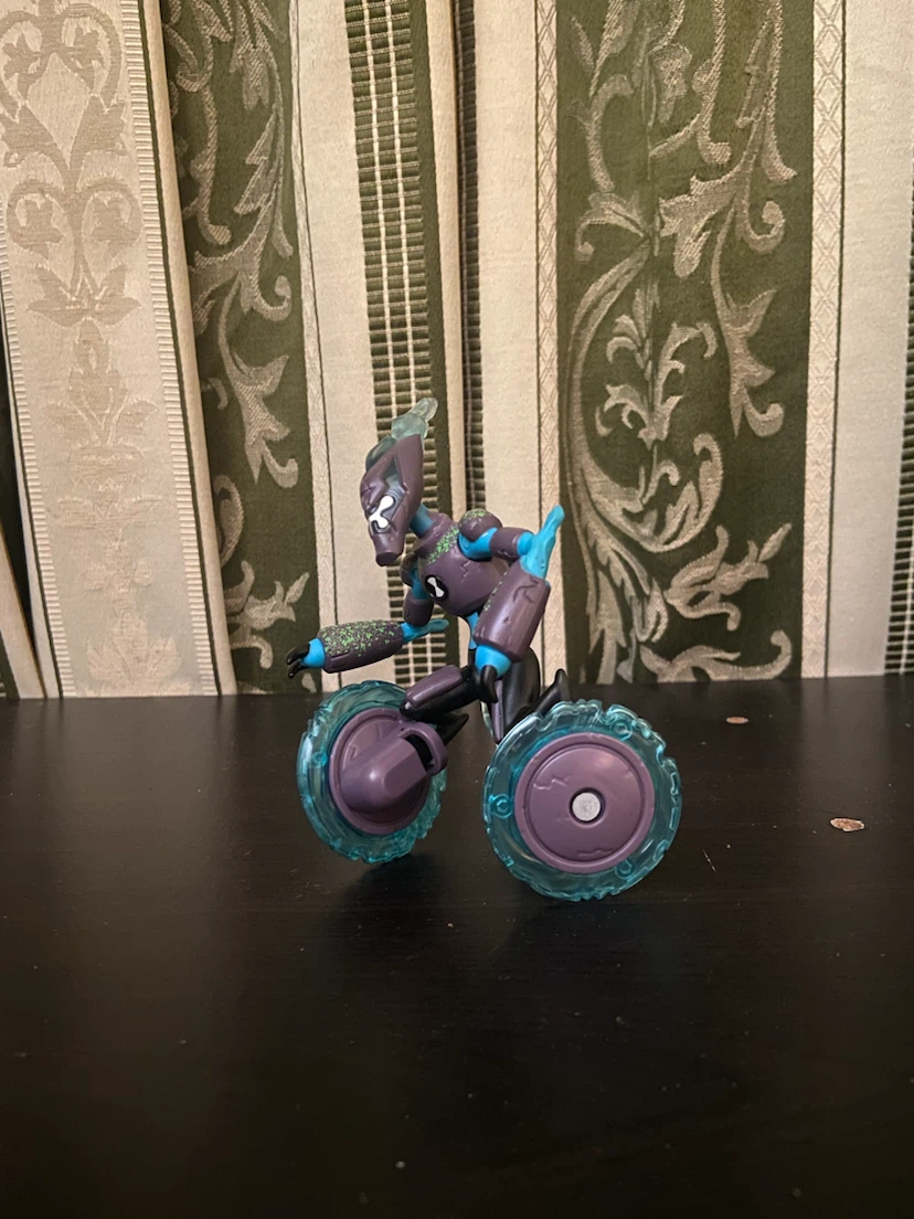 Ben 10 Alien Force Figure on Wheels