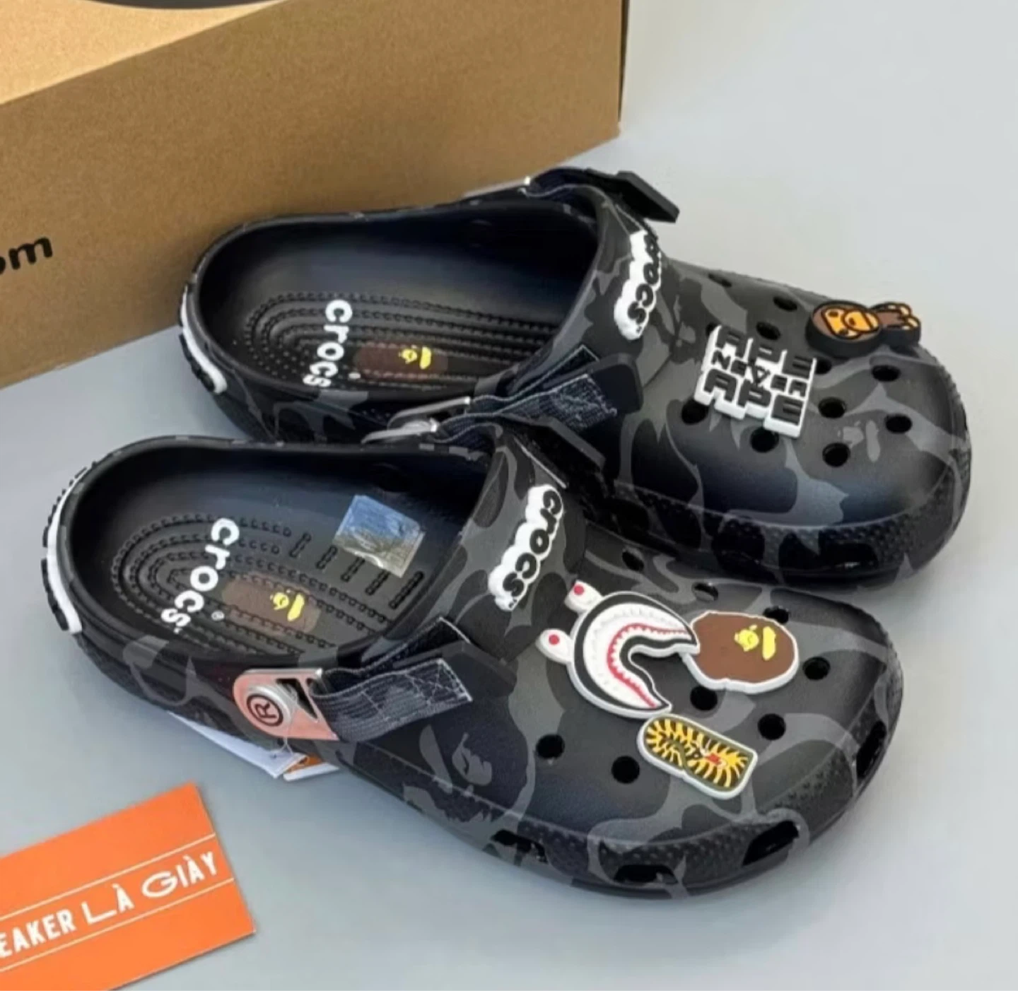 Crocs Camo Clogs with Charms - photo 2