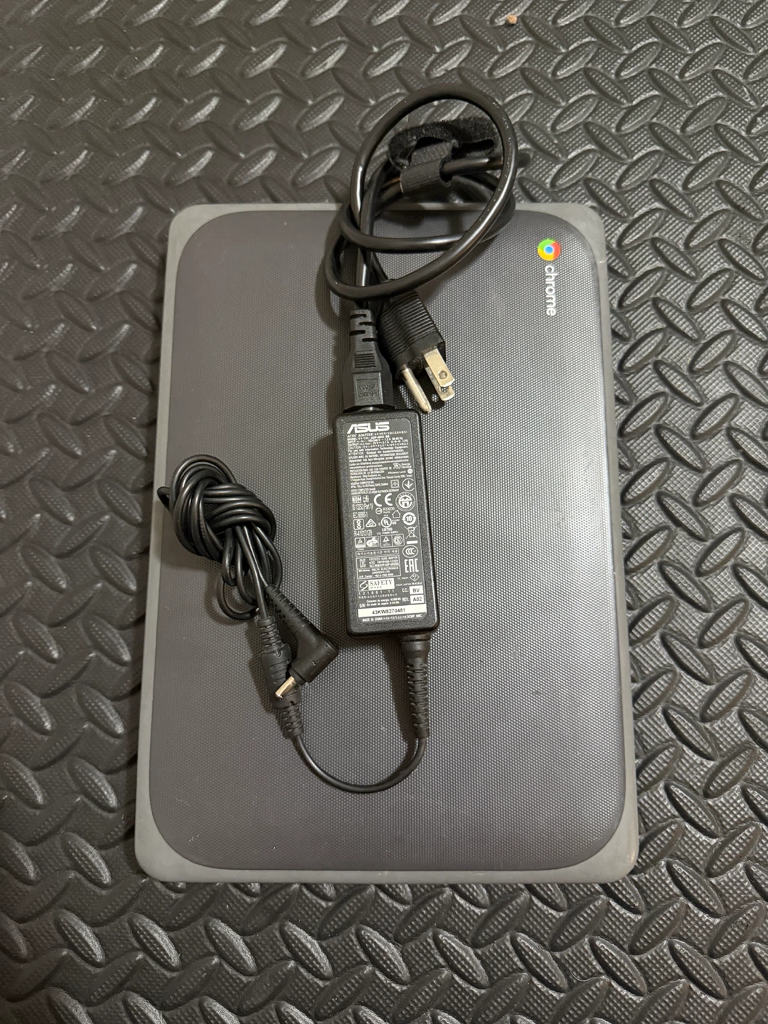 ASUS C202S Chromebook Laptop - photo 2