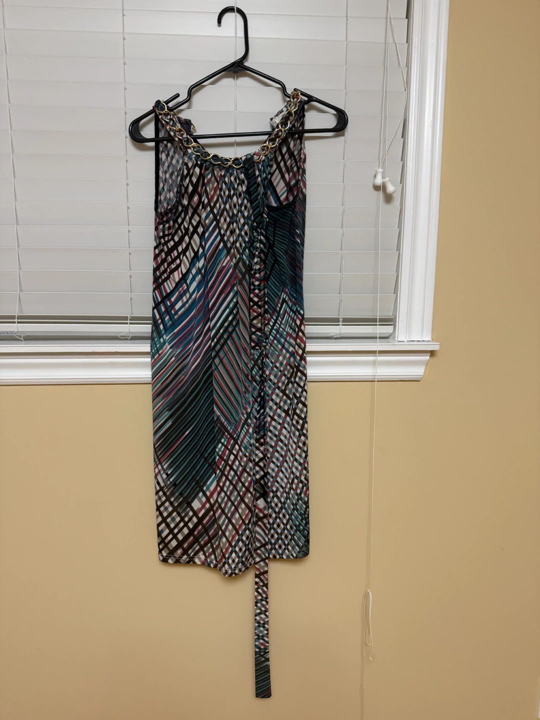 Sleeveless Geometric Pattern Dress with Chain Detail Neckline - photo 2