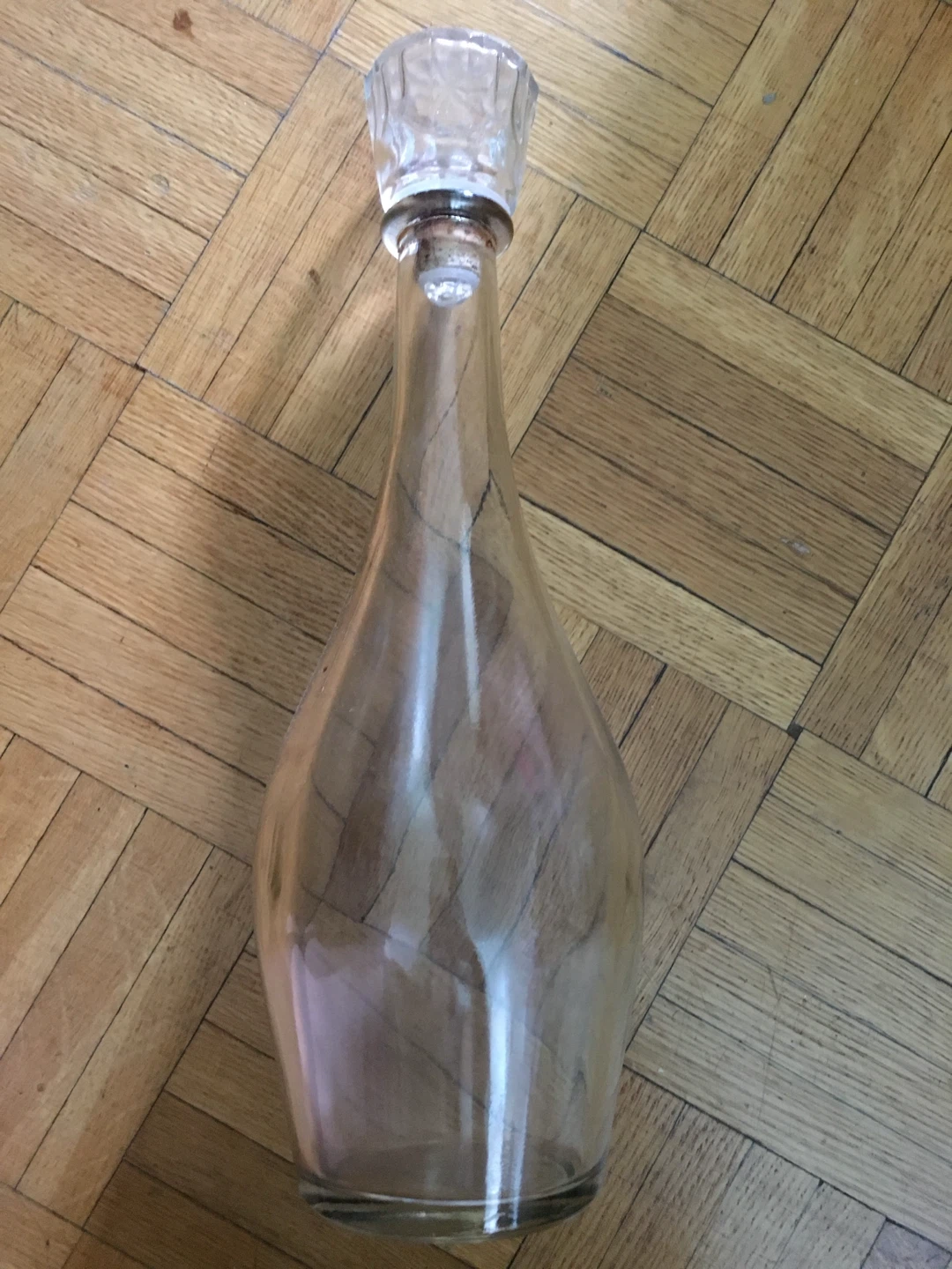 Clear Glass Decanter with Stopper