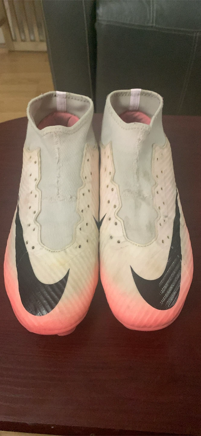 Nike Phantom Vision Soccer Cleats