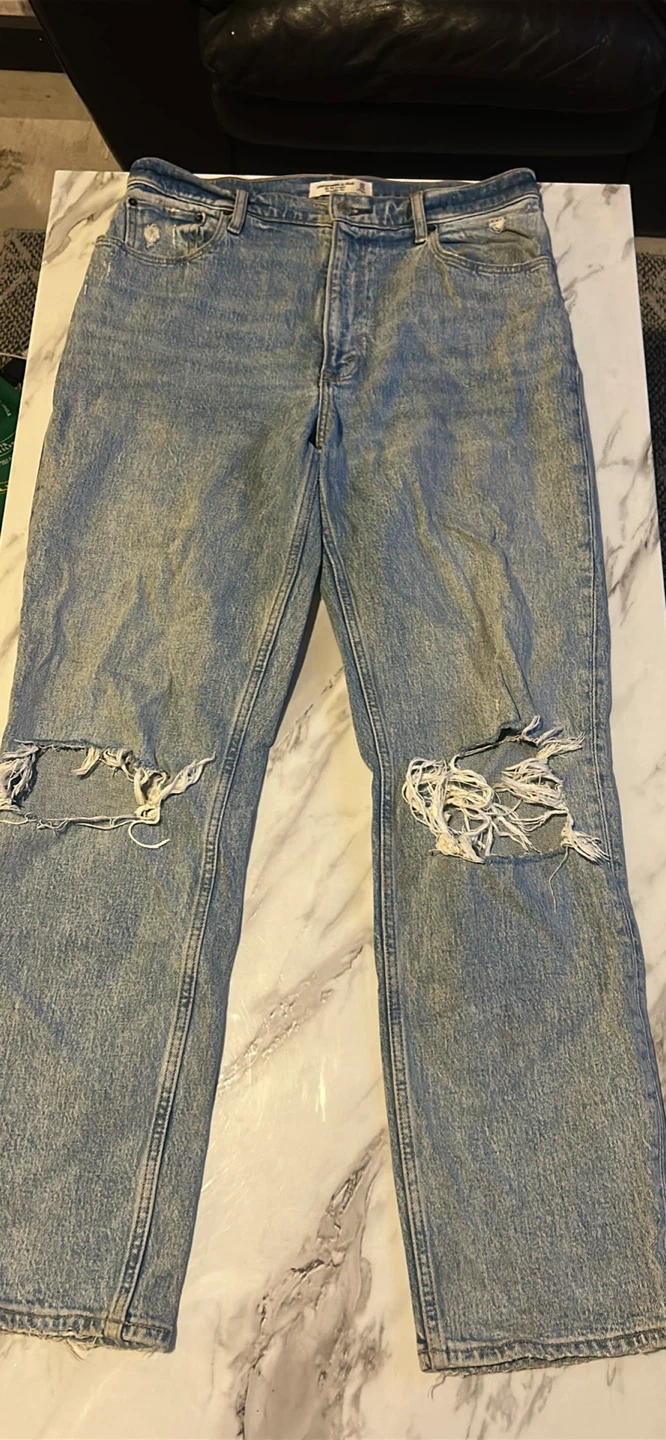 Abercrombie & Fitch High Rise Straight Jeans