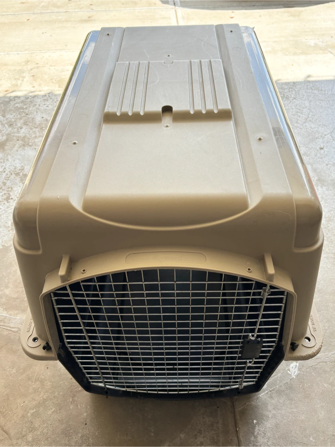 Top Paw Plastic Pet Kennel 40" 70-90lbs - photo 3