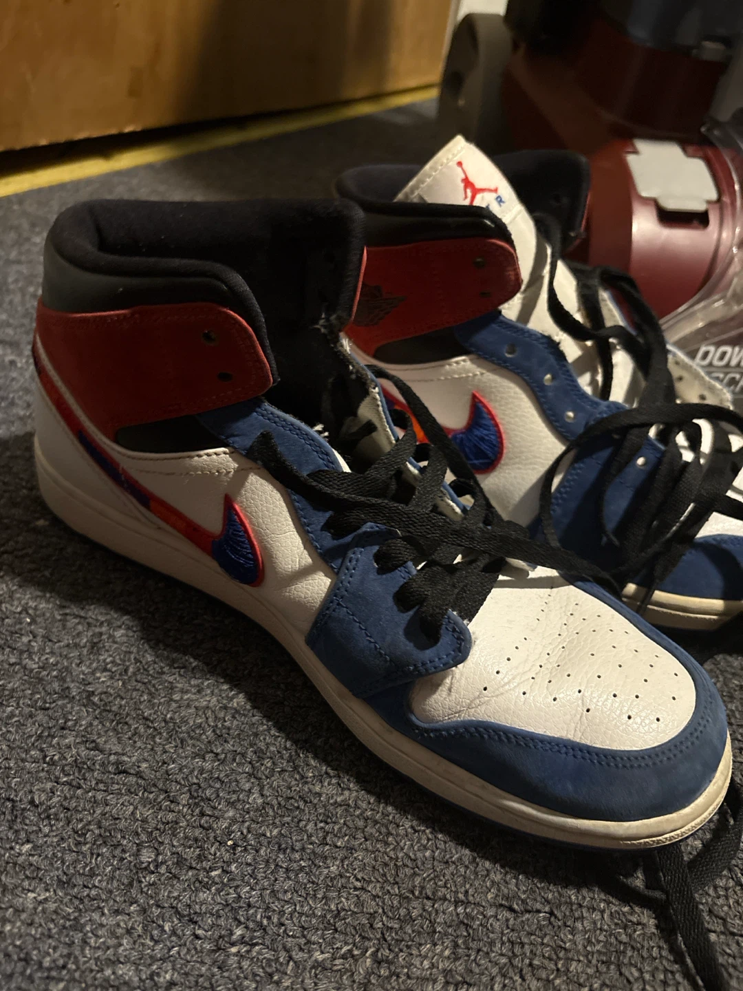 Air Jordan 1 Mid Sneakers