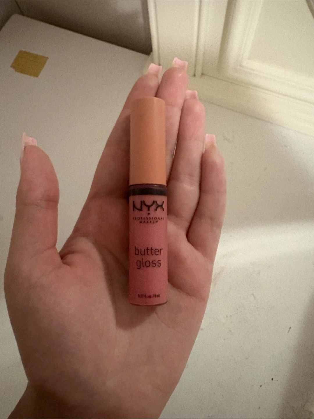 NYX Butter Gloss Creamy Lip Gloss - CRÈME BRÛLÉE - photo 2