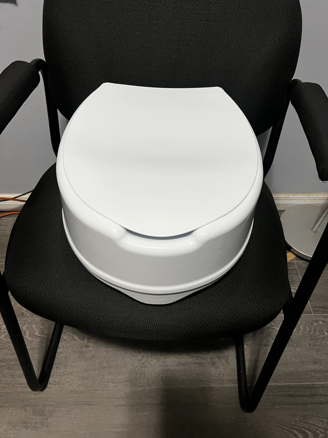 Raised toilet seat - photo 2