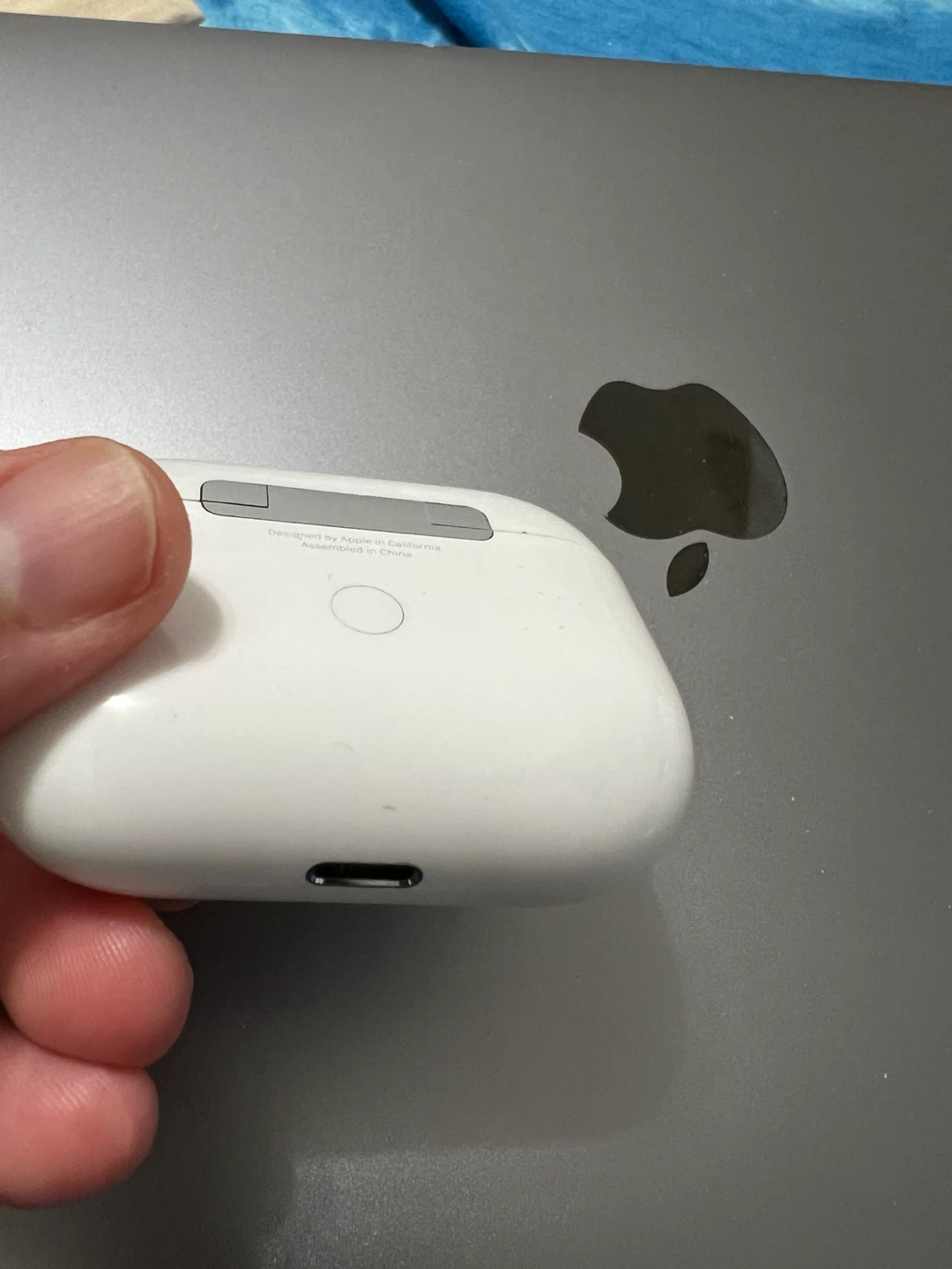 Apple AirPods Pro (1st Gen) - photo 2