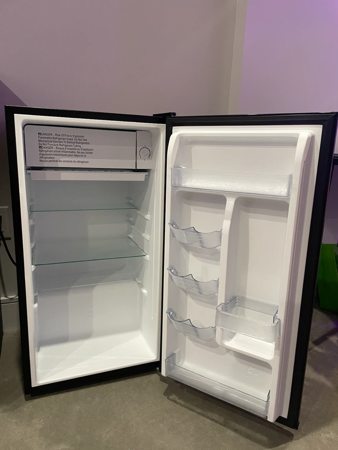 Hamilton Beach Mini Fridge - photo 2