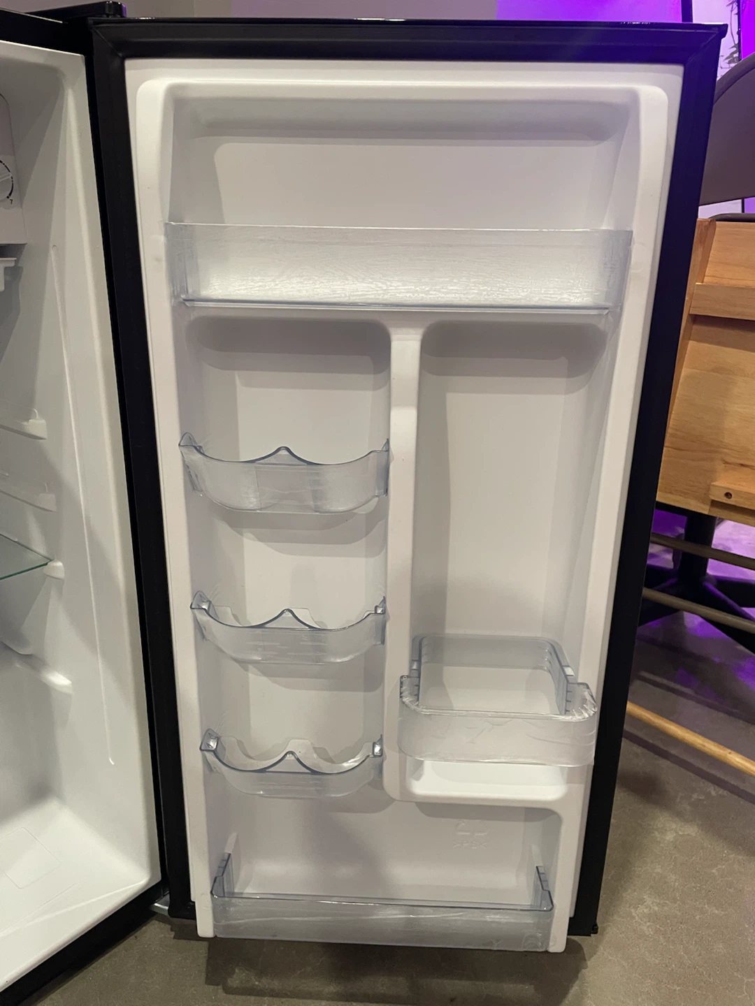 Hamilton Beach Mini Fridge - photo 4